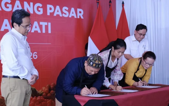 Pedagang Pasar Induk Kramat Jati Ikuti Akad Kredit Massal Bank Jakarta