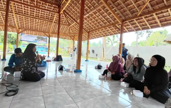 Tim PKM UBSI Dorong Promosi Digital Wisata Edukatif Pancuran Rawa Jati