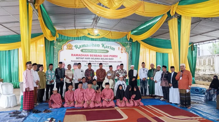ISMI Jambi Bagikan 500 Porsi Makanan Berbuka  Setiap Hari