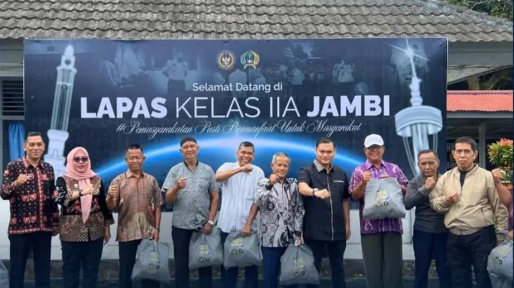 Wujud Kepedulian Sosial, Lapas Jambi Bagikan 100 Paket Sembako