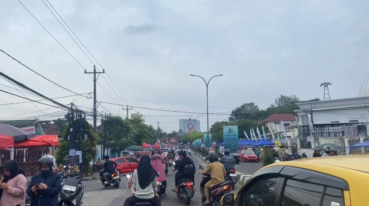 Polresta Jambi Imbau  Warga Tertib Berkendara saat Lalu Lintas Sore Ramai