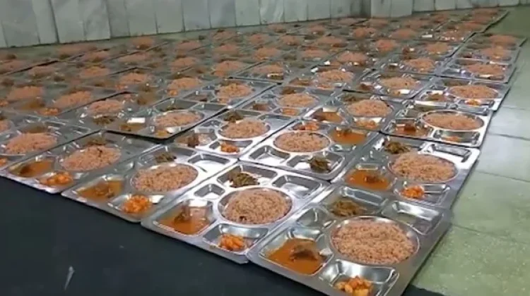 Berbuka Nasi Minyak di Masjid Raya Magat Sari