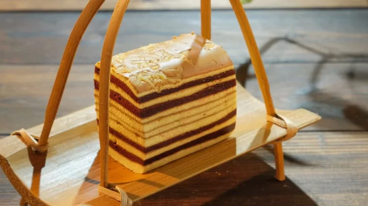 Kue Putri Kandis Takjil Tradisional Khas Melayu Jambi