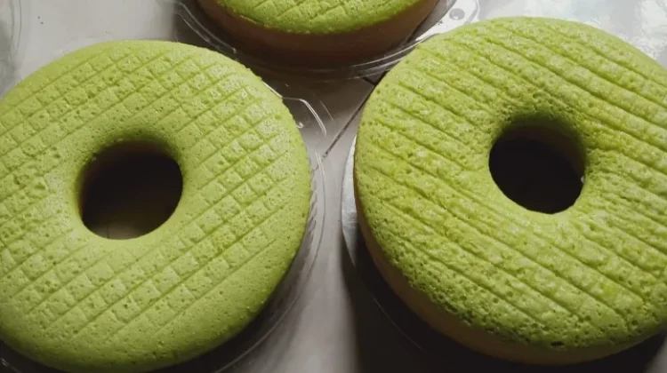 Resep Bolu Pandan Lembut sajian spesial di hari raya
