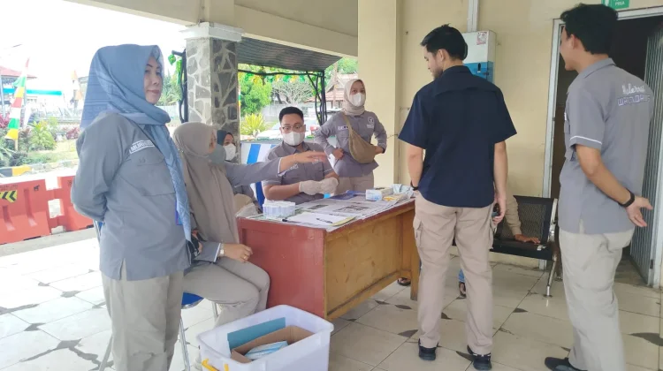 Sopir Bus di Terminal Alam Barajo Jalani Tes Kesehatan dan Urine