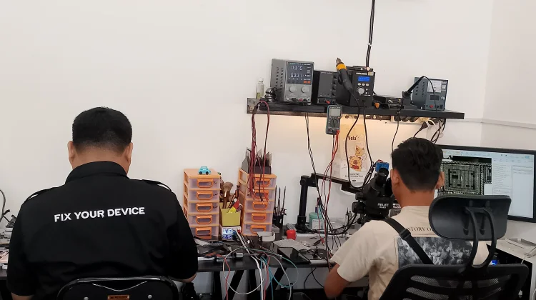 Servis HP Meningkat Menjelang Lebaran