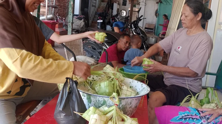Tradisi Ketupat Lebaran