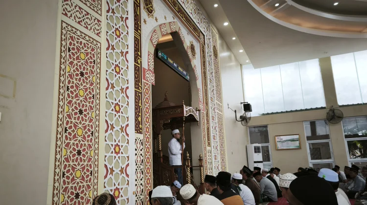 Hukum Sholat Idul Fitri tetapi Tidak Mengikuti Khutbah