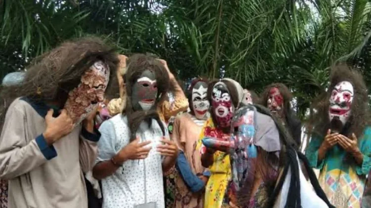 Tradisi Topeng Labu Berakar pada Nilai Kemanusiaan & Kesetaraan