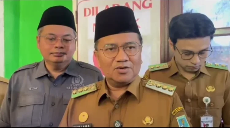 Walikota Jambi Tinjau Pelaksanaan TKA di SMPN 1 kota Jambi