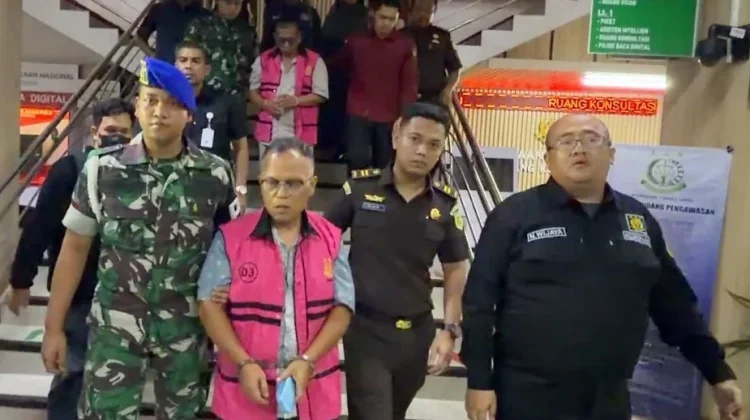 Kejati Jambi Tahan Dua Tersangka Korupsi Lahan  Ujung Jabung