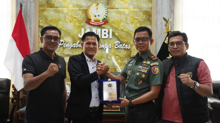 Danrem 042/Gapu Perkuat Sinergi Informasi Publik Bersama Ketua PWI Kota Jambi