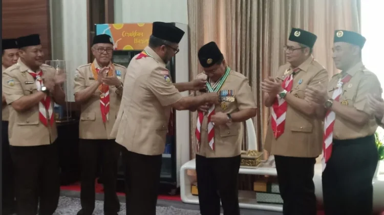 Maulana Dianugerahi ‘Perintis Utama’ Tokoh Gerakan Pramuka