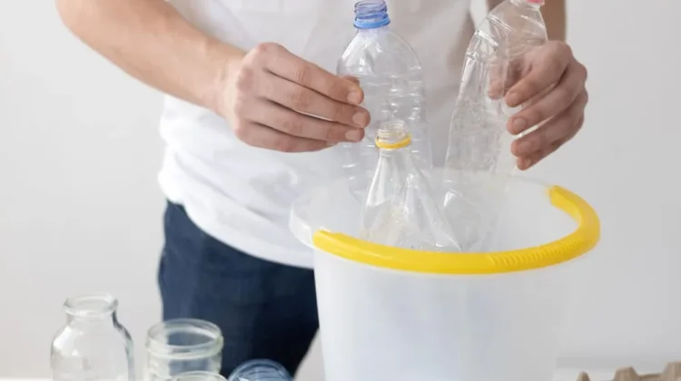 Mengurangi Penggunaan Plastik  Antisipasi Dampak Lingkungan
