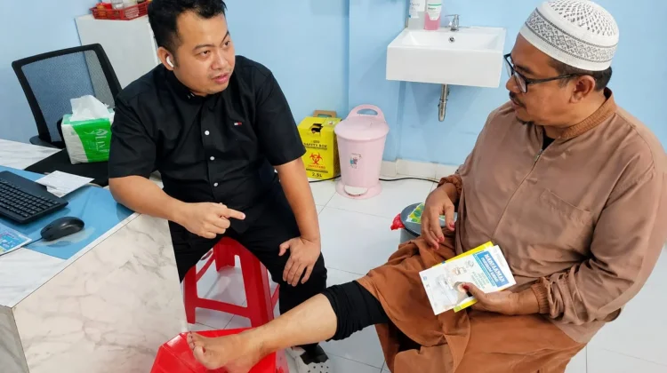 Masyarakat Serbu Baksos Layanan Kesehatan Klinik Pratama Asisi