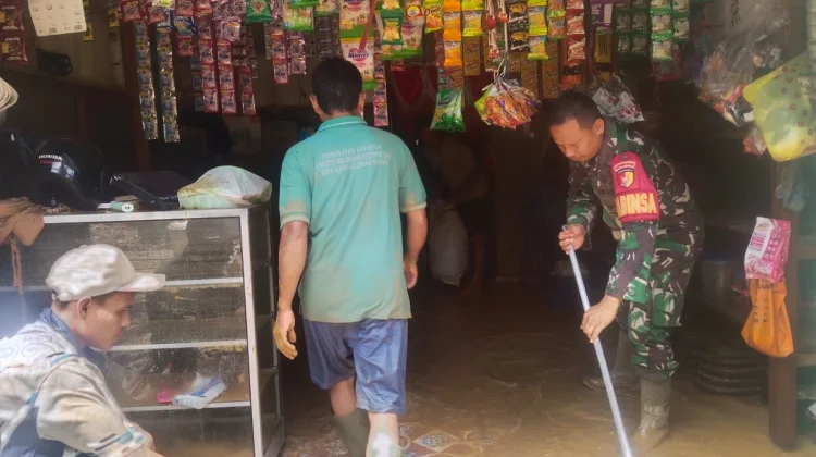 Korem 042/Gapu, Bantu Korban Banjir Merangin dan Sarolangun