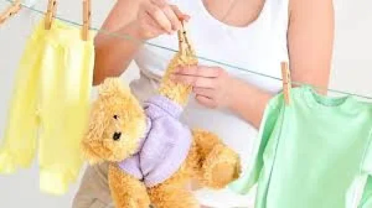 Menjaga dan  Merawat Boneka Kesayangan Anak