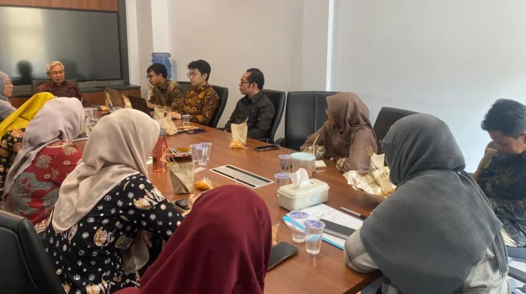 Evaluasi Kinerja Bulanan UIN STS Jambi Diperkuat