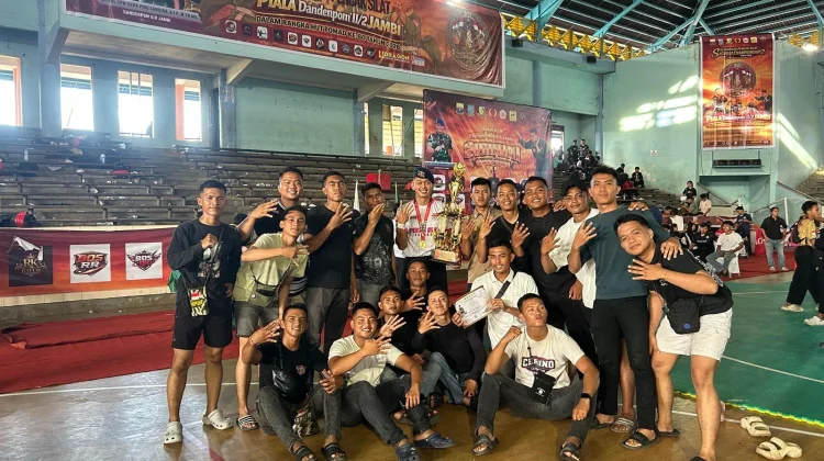 Personel Brimob Jambi Bripda Rifqi Raih Emas Kejuaraan Pencak Silat