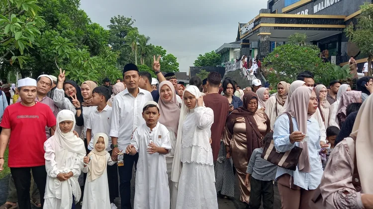 Ratusan Kerabat Calon Jemaah Haji Padati Kantor Walikota Jambi