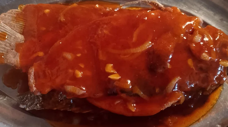 Ikan Gurami Asam Manis Utuh