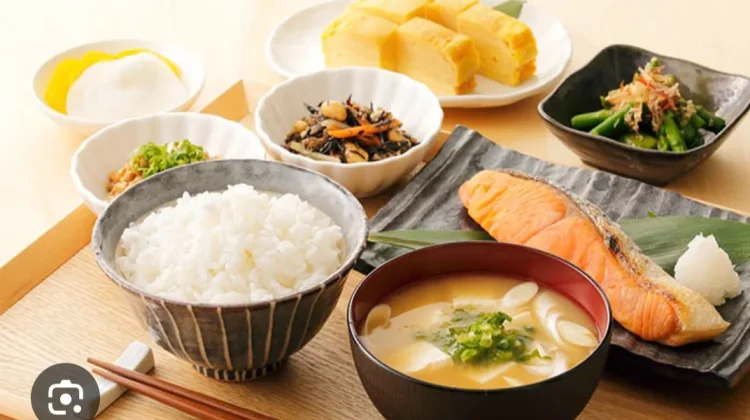 Pola makan orang Jepang yang perlu di tiru