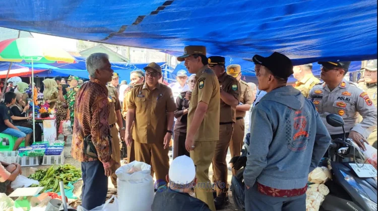 Wabup Junaidi Sidak Pasar Rakyat Sengeti, Pastikan Harga Bahan Pokok Stabil