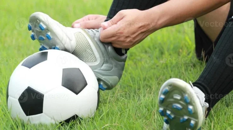Kenapa Sepatu Bola Punya Banyak Seri?