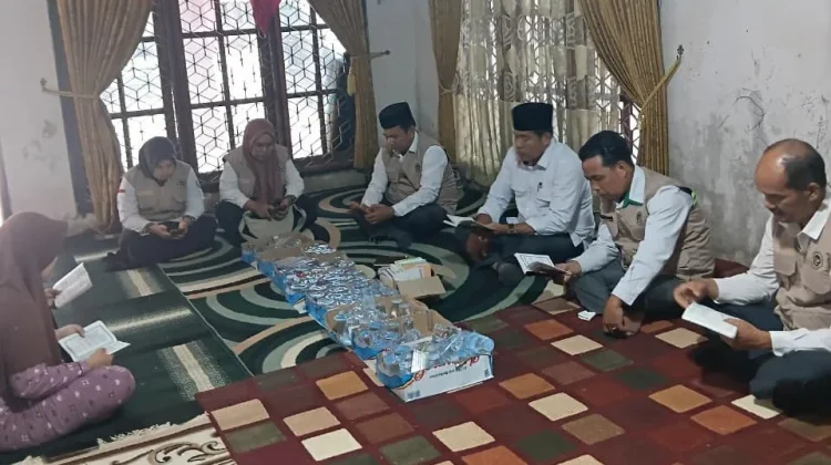 Jajaran Kemenhaj Takziah ke Rumah Duka Jemaah Haji Sarolangun yang Wafat di Makkah