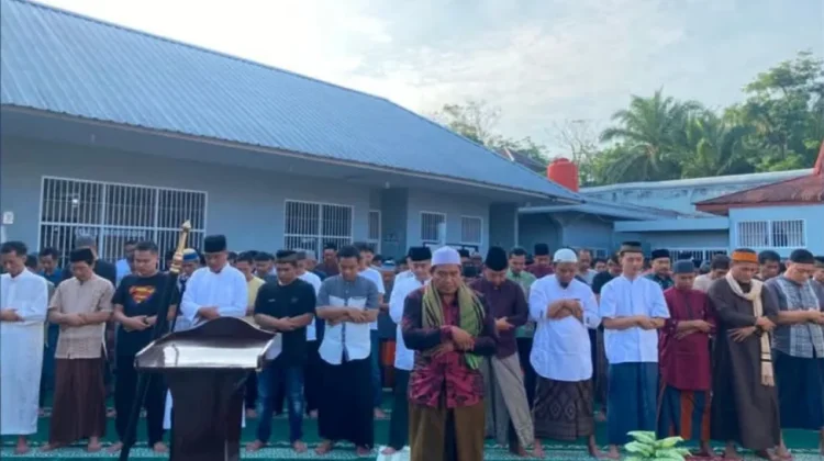 Pegawai dan Warga Binaan Lapas Muara Bulian Laksanakan Sholat Idul Adha di Lapas