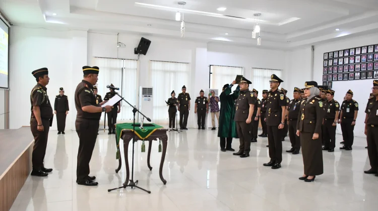 Pelantikan Tiga Pejabat Eselon III , Kejati Jambi Perkuat Struktur Organisasi