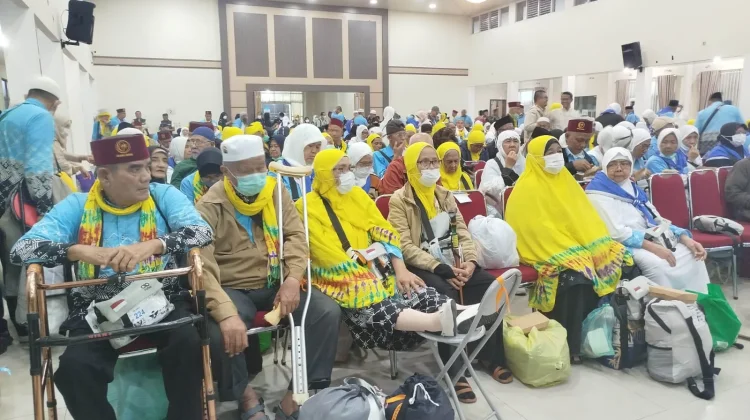 Jemaah Haji Kloter BTH 13 Tiba di Jambi
