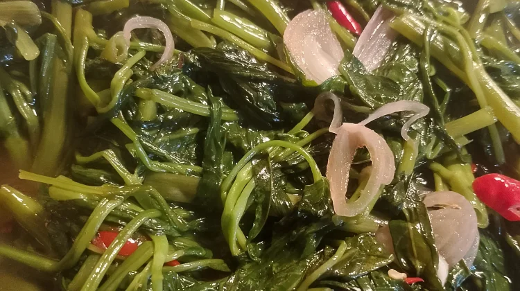 Tumis Kangkung Cabai Merah praktis