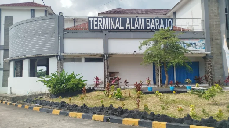 Libur Sekolah , Terminal Alam Barajo Catat Lonjakan Penumpang
