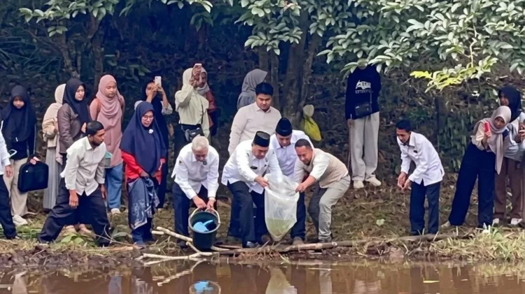 UIN STS Jambi Tebar 500 Bibit Gurami