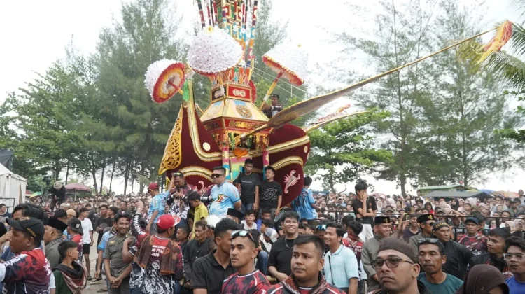 Perkuat Silaturahmi Kadis Kominfo Jambi Hadiri Perhelatan Hoyak Tabuik di Sumbar