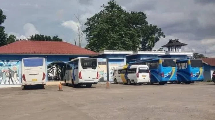 Mahasiswa dan Pelajar Dominasi Arus Perjalanan di Terminal Alam Barajo