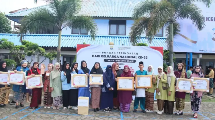 Sukseskan Gerakan GEMAR, Wali Kota Jambi Raih Penghargaan BKKBN