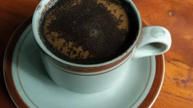 Bahaya Kesehatan Meminum Ampas Kopi