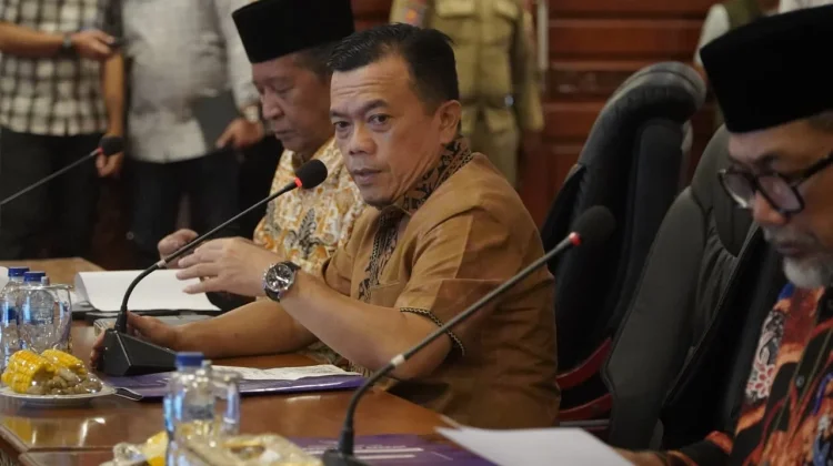 Gubernur Pimpin Rapat Evaluasi Perkembangan Pelaksanaan Kegiatan Pembangunan