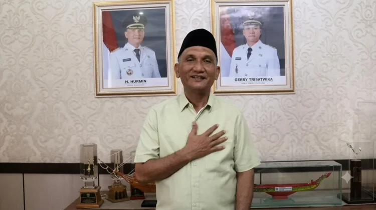 Bupati Hurmin Ajak Ayah Antar Anak Hari Pertama Sekolah