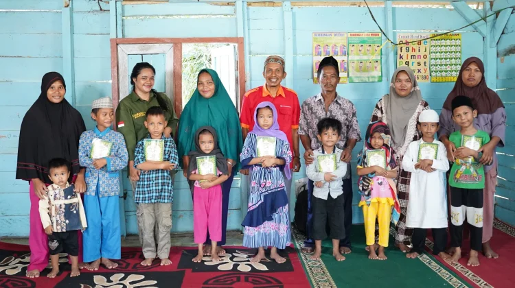 PT BSU Salurkan Beasiswa dan Perlengkapan Sekolah bagi Anak Desa Bungku