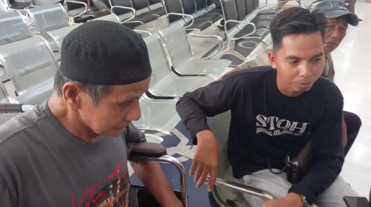 Temani Orang Tua Berobat Warga Jambi Mengaku Senang disapa Wapres Gibran di RSUD