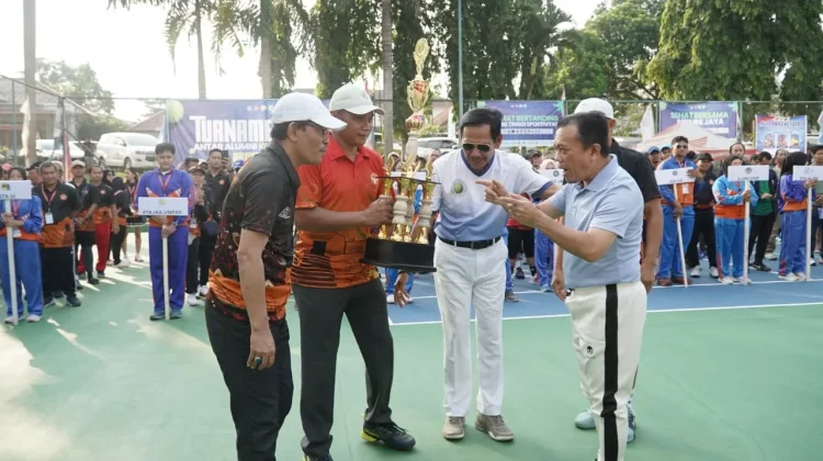 Gubernur Buka Turnamen Tenis Antar Alumni Perguruan Tinggi ke-16 se-Indonesia
