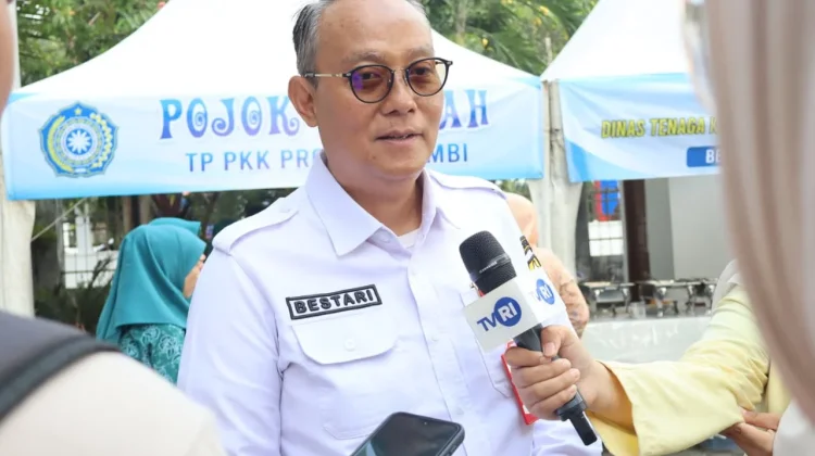 Hadir di  Rabu Berkah TP PKK, Disnakertrans Edukasi tentang Pekerja Migran Legal