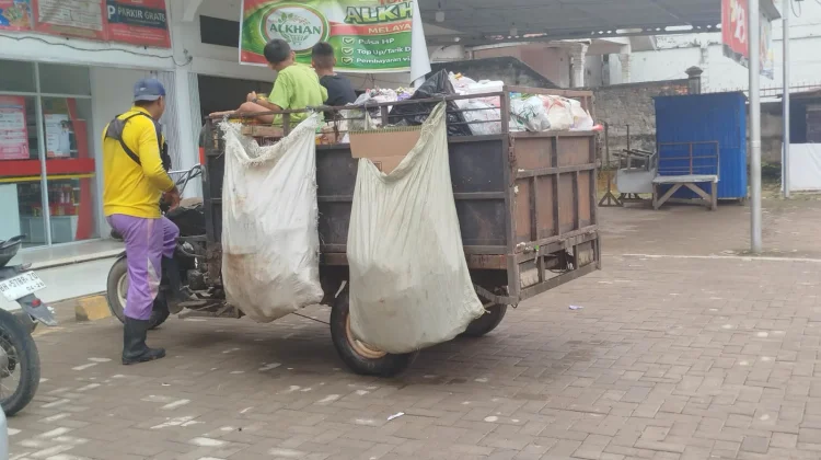 DLH Kota Jambi Sebut Kekurangan Operator Gerobak Motor Jadi Kendala OPBM