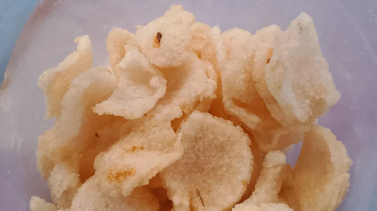 Nasi Sisa Jadi Kerupuk Gurih dan Lezat