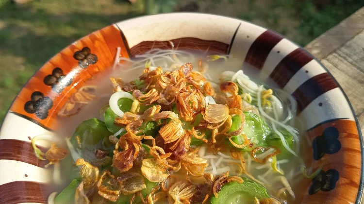 Sayur Bening Oyong Bihun Segar dan Gurih