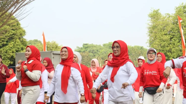 Semarak HUT ke-81 RI,DWP Provinsi Jambi Gelar Senam Bersama dan Peduli Lingkungan