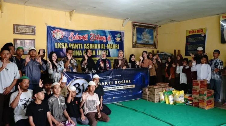 Kanwil Kemenkum Jambi Salurkan Bantuan Sosial